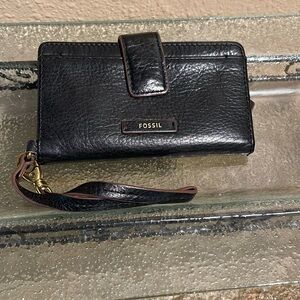 Fossil wallet/wristlet. Great used condition.